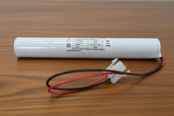 ELP B055 4.8V 2AH Stick Ni-CD with Amp Connector